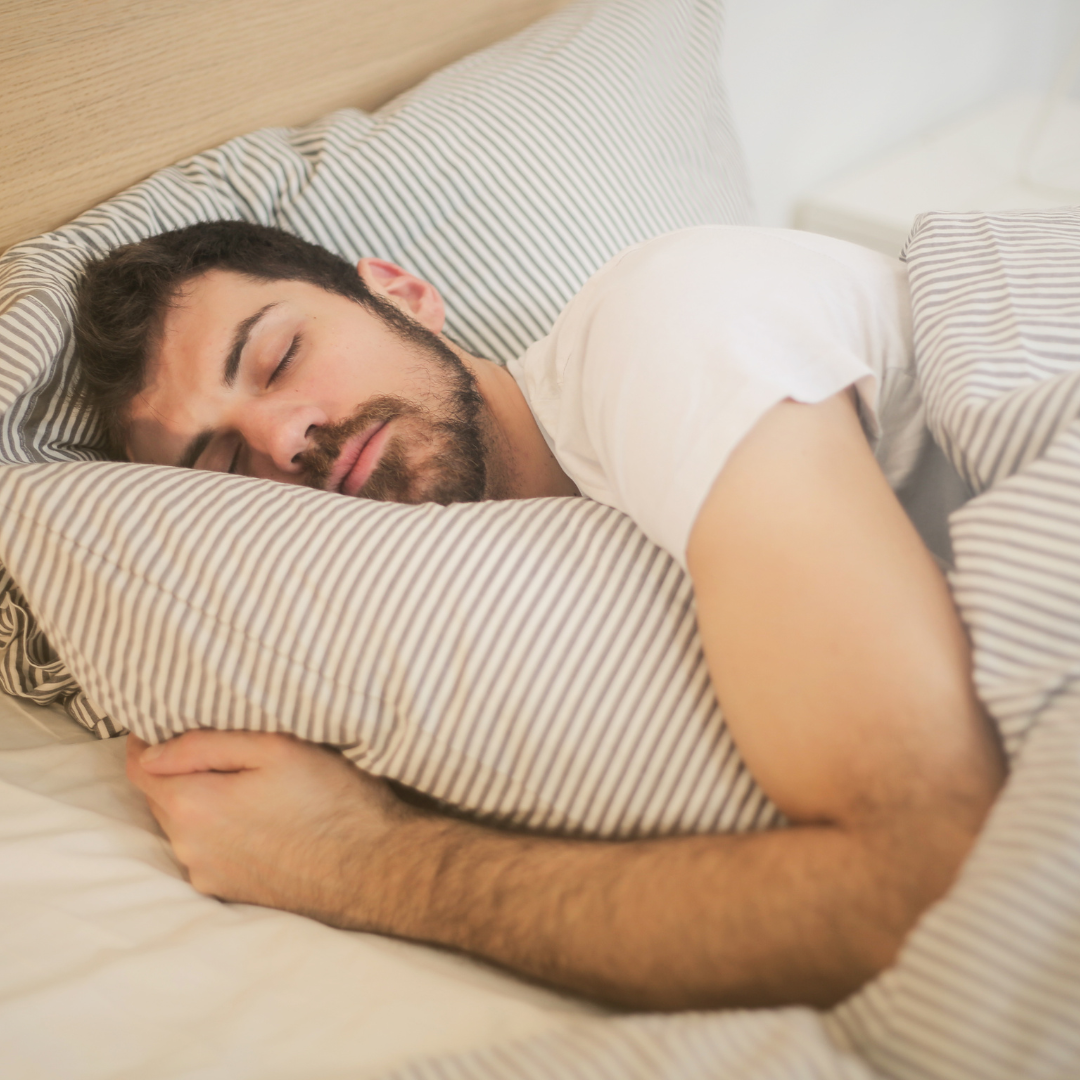 Fleurs de CBD et sommeil : lesquelles favorisent vraiment l’endormissement ?